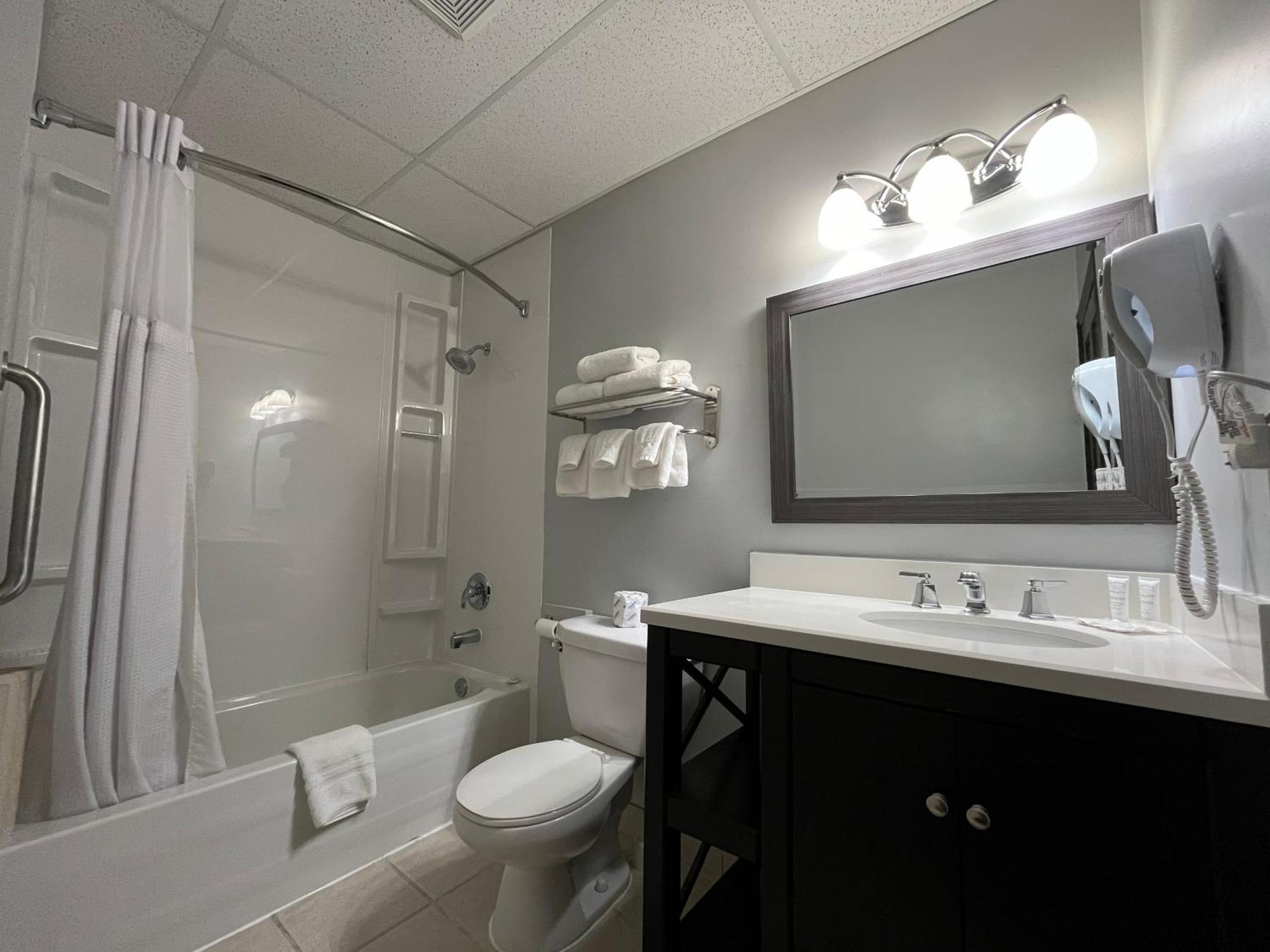 Le Voyageur Inn Mattawa Exteriér fotografie