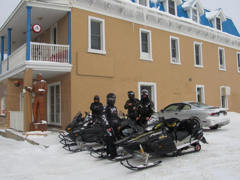 Le Voyageur Inn Mattawa Exteriér fotografie