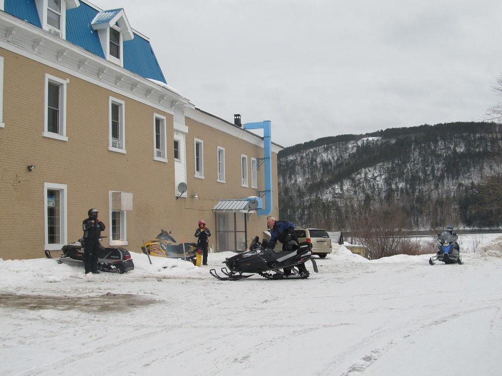 Le Voyageur Inn Mattawa Exteriér fotografie