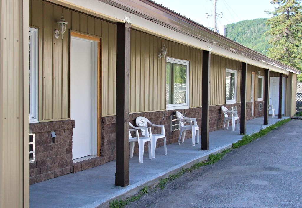 Le Voyageur Inn Mattawa Exteriér fotografie